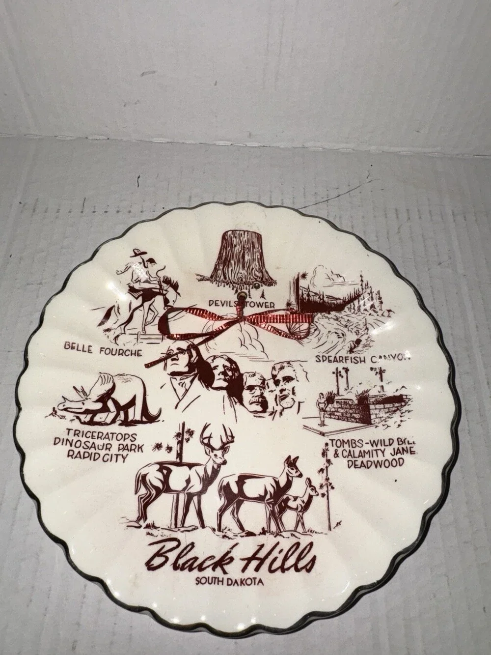 Vintage Black Hills South Dakota Souvenir Plate Mt Rushmore Devils Tower